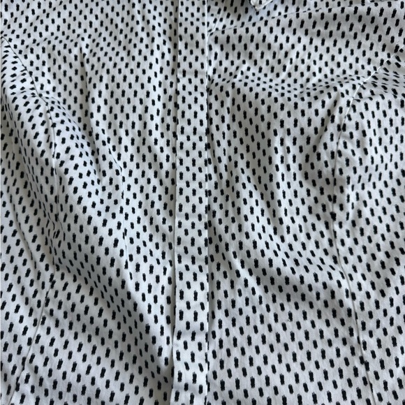 Lane Bryant Button Down Ladies Top.  Women’s size 14.  White and black! - Picture 3 of 7